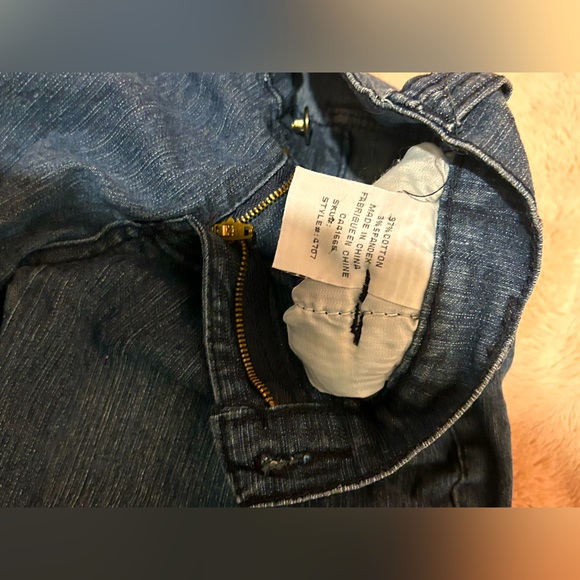 These perfect vintage jeans I am sad to see leave they just didn't fit anymore❤️ - Picture 3 of 5